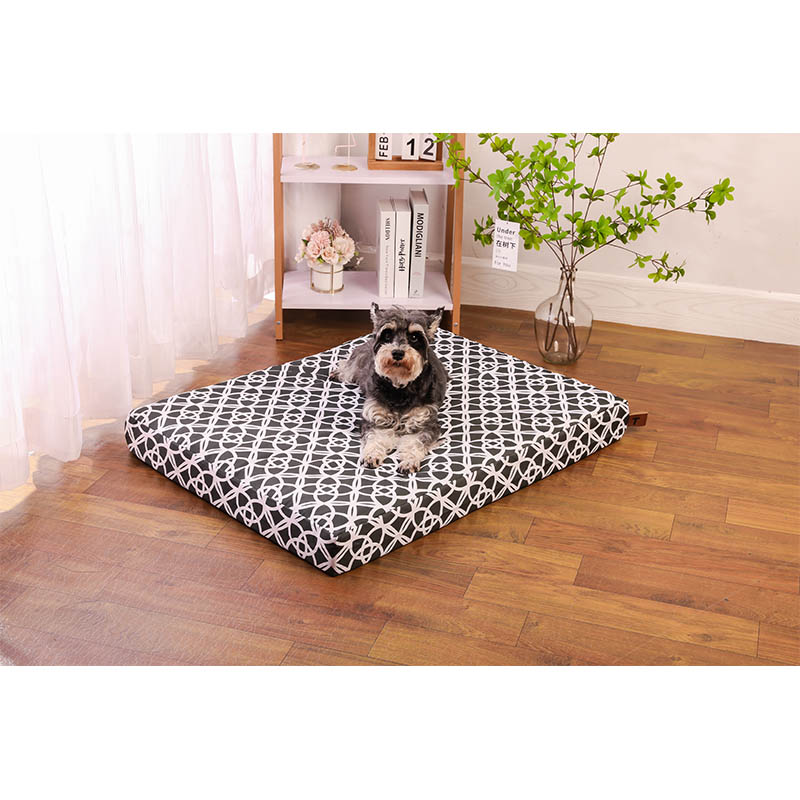 How does high-density sponge achieve uniform support and long-lasting resilience for pet mats?